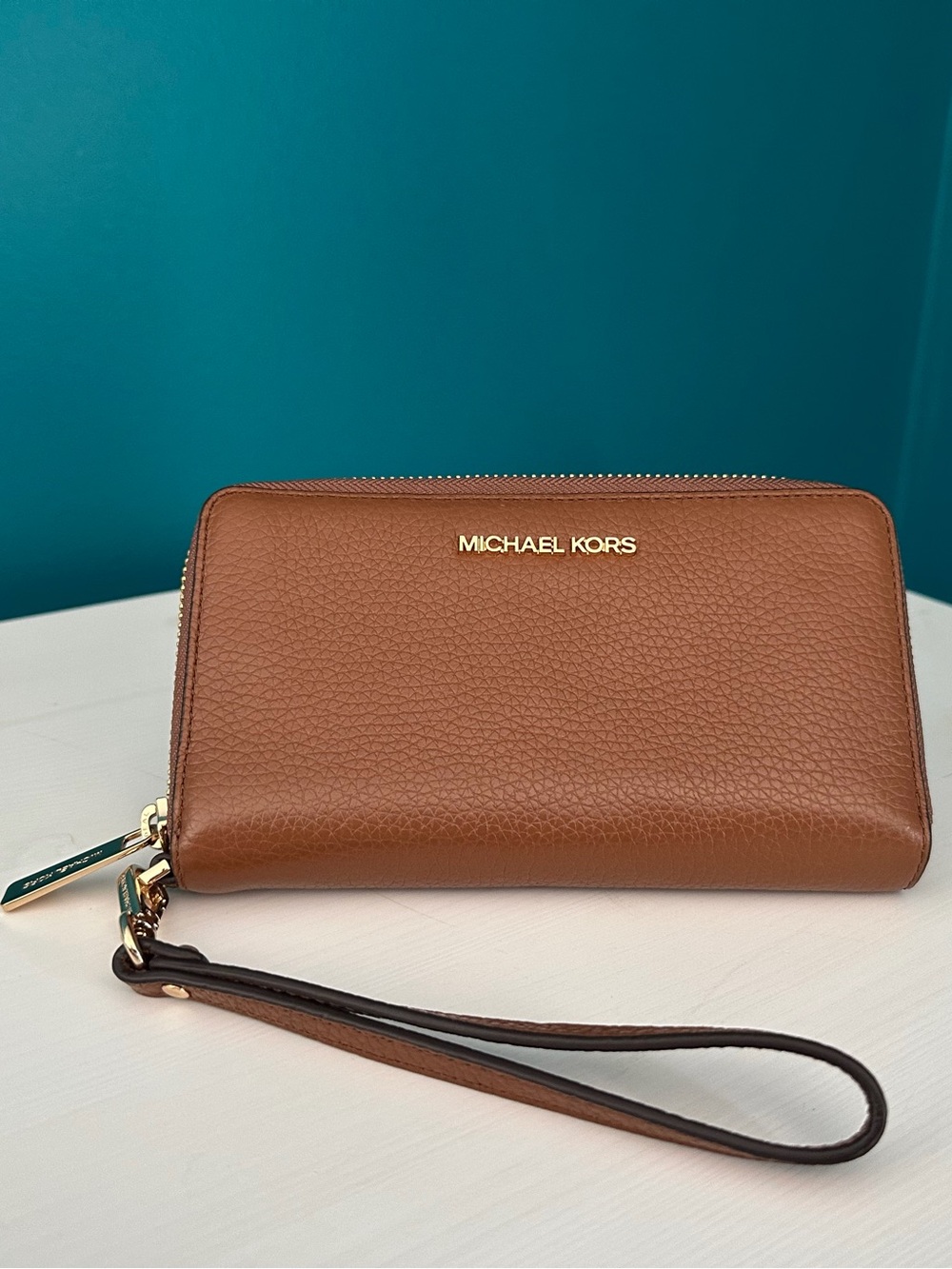 NEW! Michael Kors wristlet.